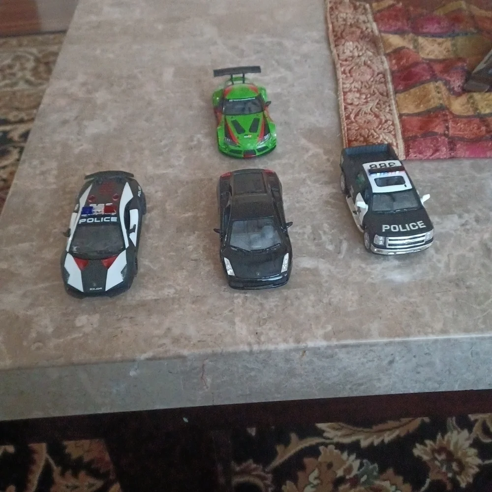 - - Bundle of 4 kidds 🚗
